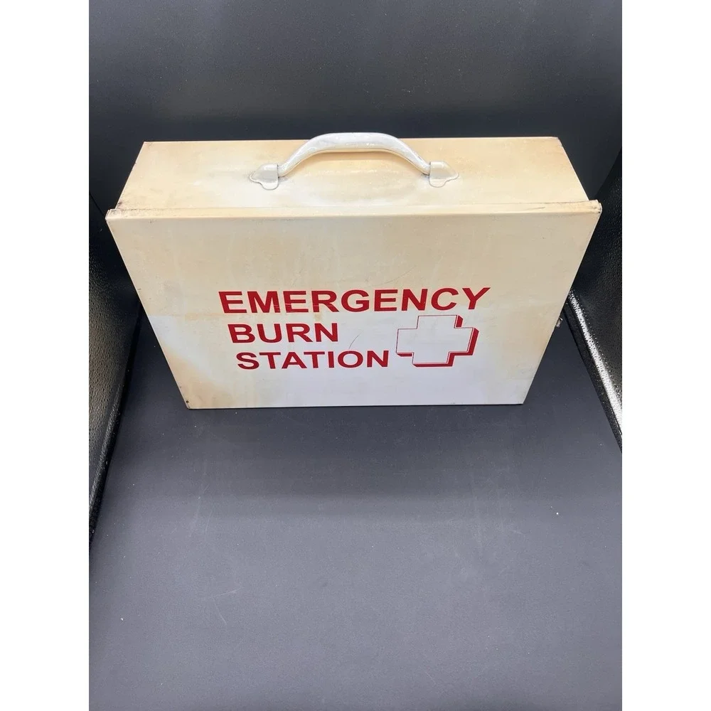 Vintage Emergency Burn Station First‎ Aid Steel Box Only Empty No Supplies